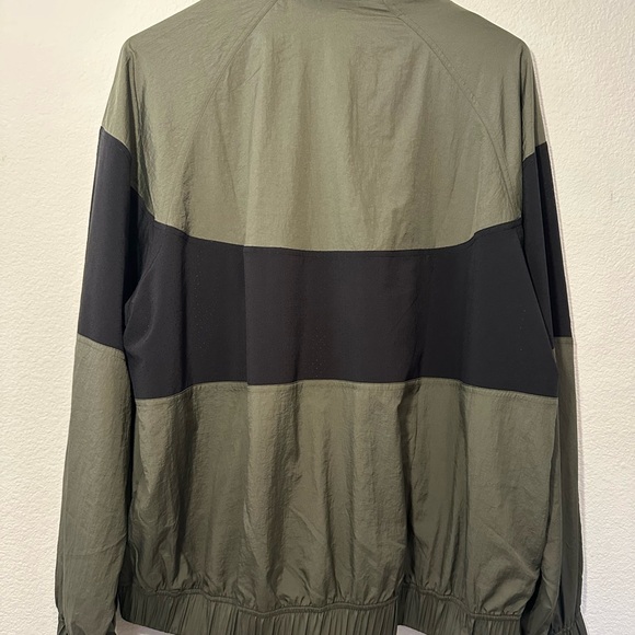 Lululemon Nylon Colourblock Collard Jacket, green/black, oversized - Picture 8 of 10